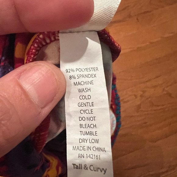 LulaRoe Tall & Curvy leggings FUN summer print New - Picture 3 of 4